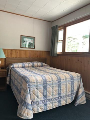 Motor Court Motel