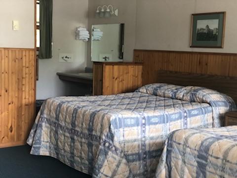 Motor Court Motel